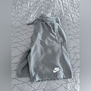 Nike boys size medium sweat shorts